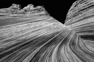 Monochrome Wave #1