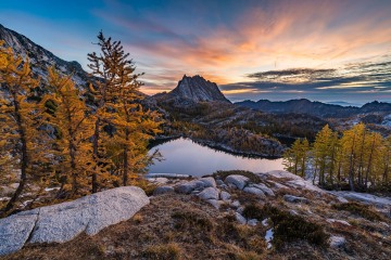 Inspiration Lake and Prusik Peak Sunrise
